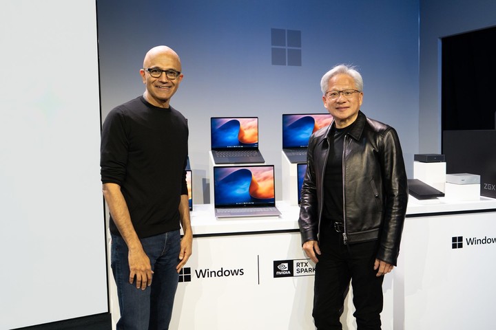 Surface Laptop Ultra 首发体验：是最强 Windows 笔记本，也是 AI 时代的全能本